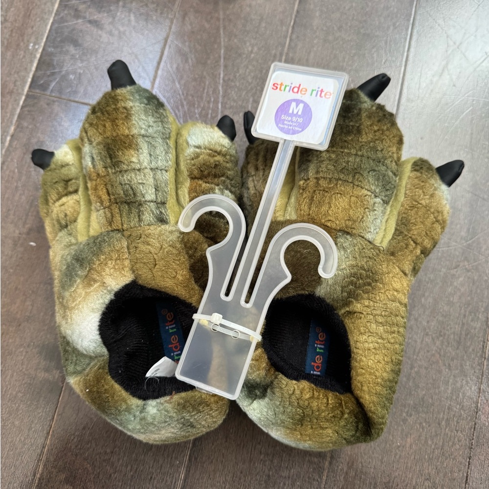 NWT! Stride Rite Kids boys Dinosaur Claw Slippers - Green and Black